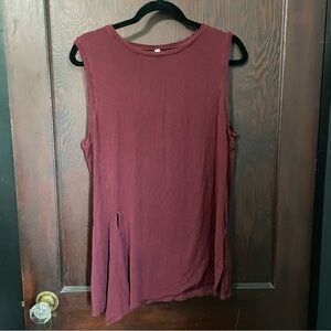 Fabletics M Workout Blouse with Slits in Side​